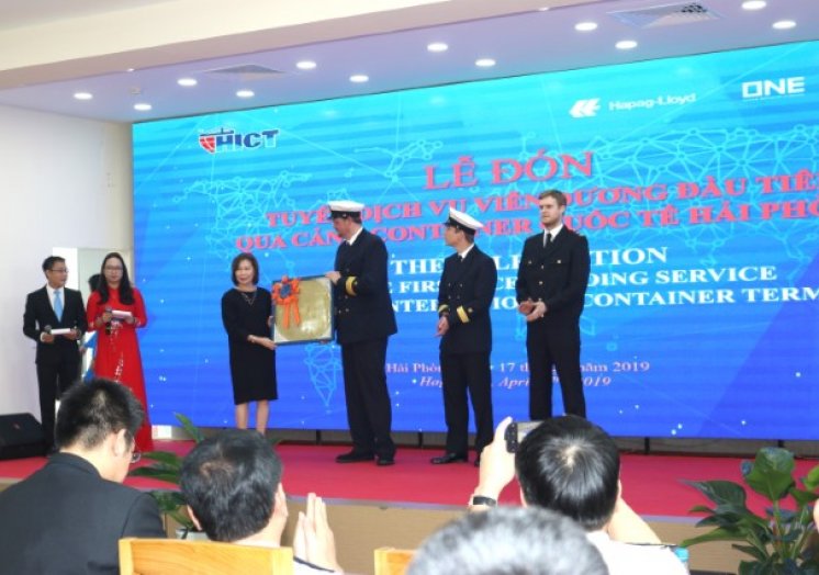 Đón tàu mẹ lớn nhất khu vực trọng điểm phía Bắc